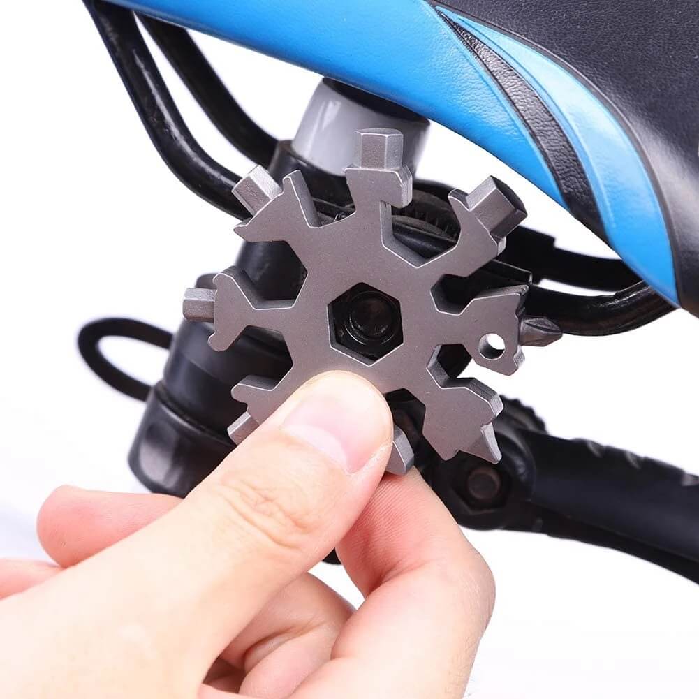 Multifunctional Portable 18 in 1 Snow Wrench